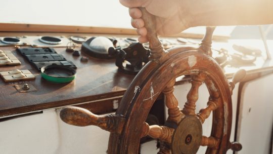 Hinelson: perché scegliere un negozio professionale per accessori nautica e pesca